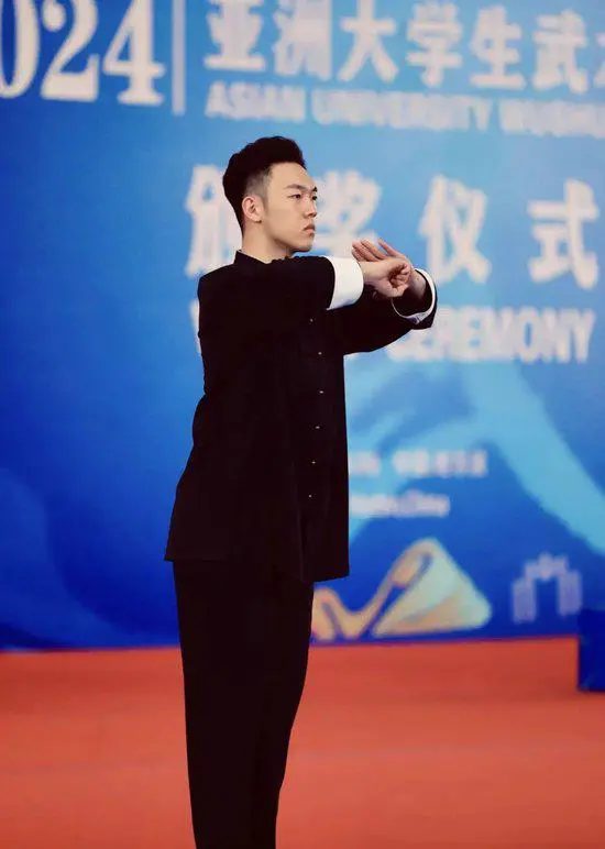 中信建投实习生体育生帅哥拍 Vlog 泄密被辞退 中信建投实习生体育生帅哥拍 Vlog 泄密被辞退