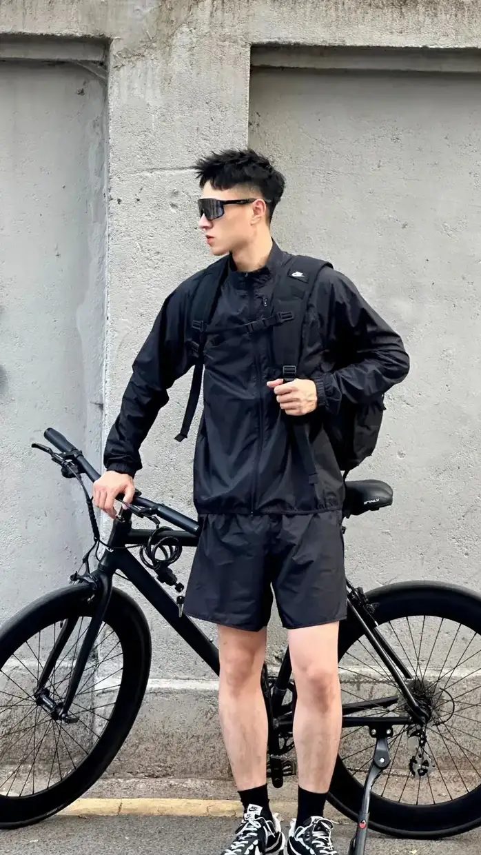 东北 180cm 的性感大白腿帅哥