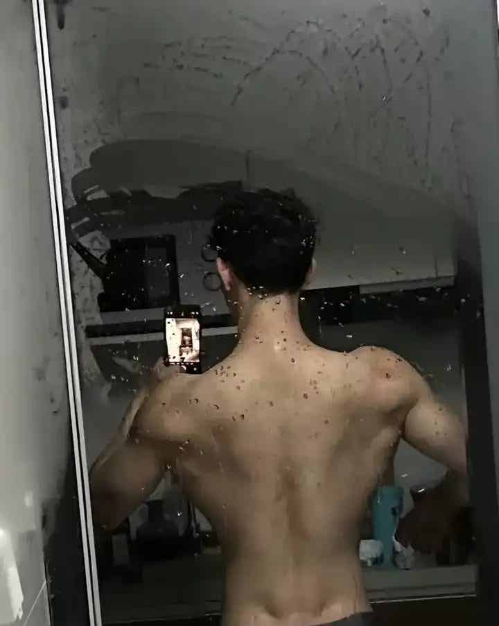 成都鲜肉 00 后直男肌肉完美身