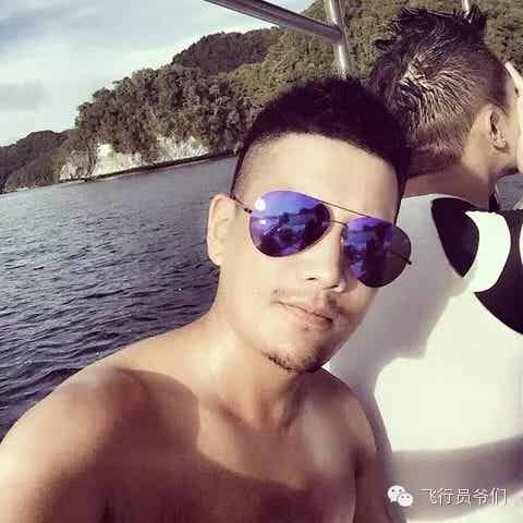 霸道总裁硬汉晒生活，你造他平时是怎样吗？