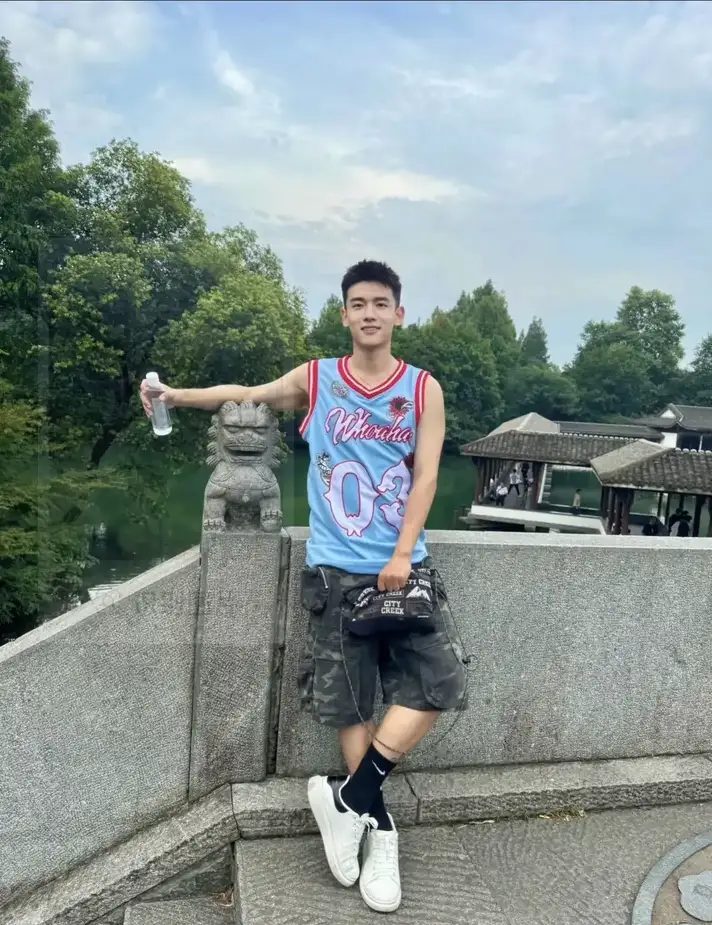 阳光足球少年,解开他的青春秘密 阳光足球少年,解开他的青春秘密