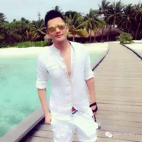 霸道总裁硬汉晒生活，你造他平时是怎样吗？