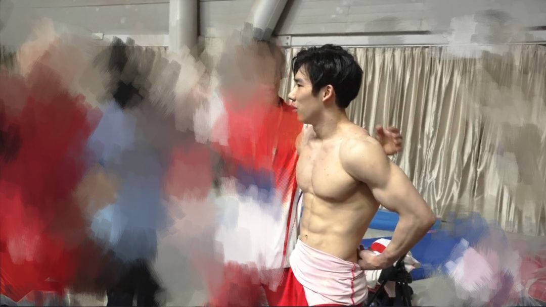 张博恒的肌肉又白又嫩，拍片被流出？