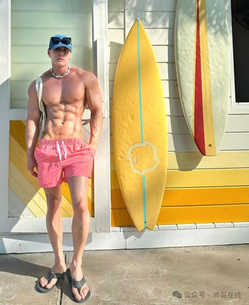 红黑皮双开门肌肉健身小哥,这种顶级手办谁在收藏? 红黑皮双开门肌肉健身小哥,这种顶级手办谁在收藏?