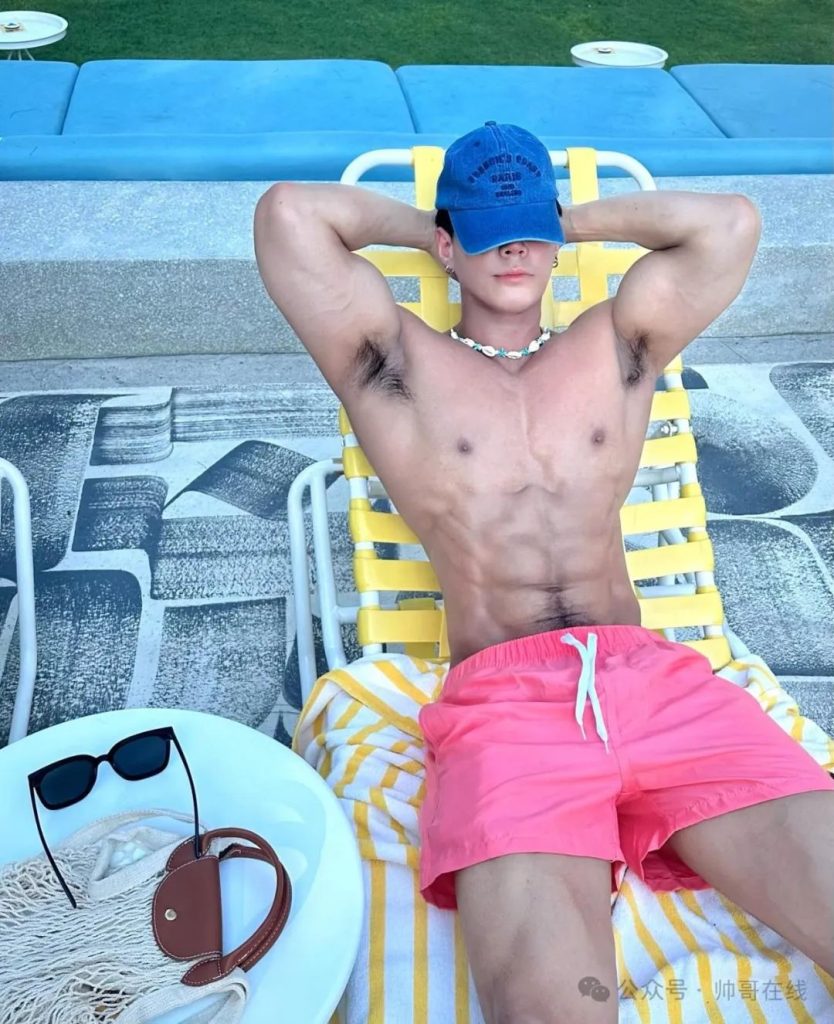 红黑皮双开门肌肉健身小哥,这种顶级手办谁在收藏? 红黑皮双开门肌肉健身小哥,这种顶级手办谁在收藏?