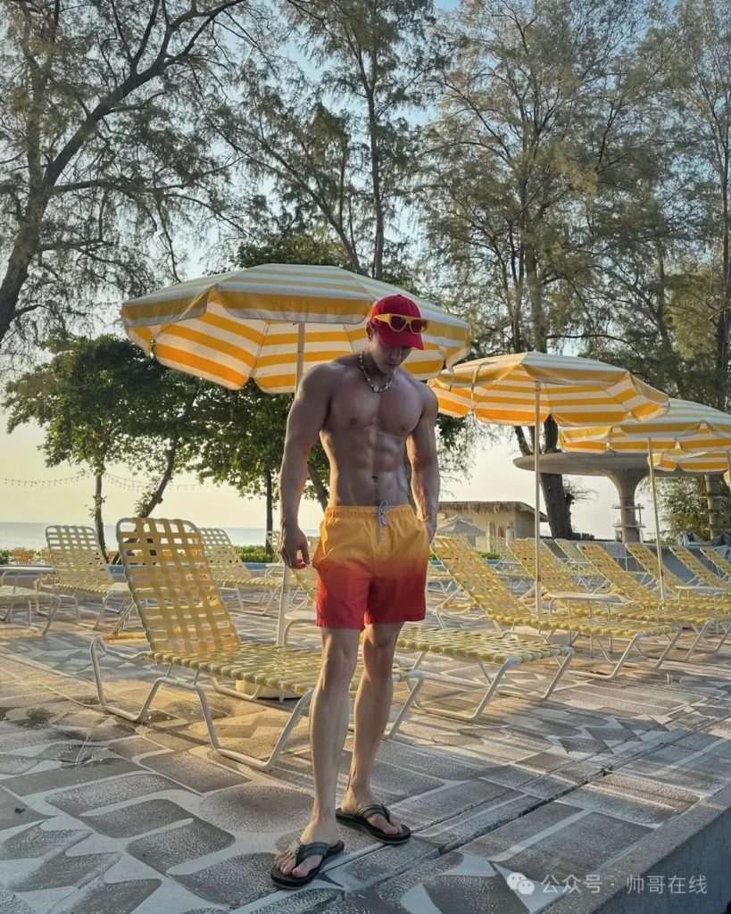 红黑皮双开门肌肉健身小哥,这种顶级手办谁在收藏? 红黑皮双开门肌肉健身小哥,这种顶级手办谁在收藏?