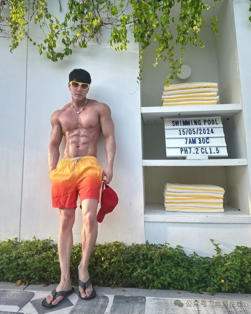 红黑皮双开门肌肉健身小哥,这种顶级手办谁在收藏? 红黑皮双开门肌肉健身小哥,这种顶级手办谁在收藏?