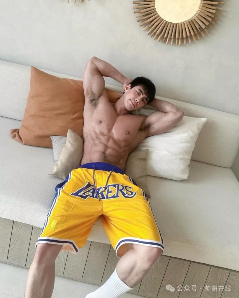 红黑皮双开门肌肉健身小哥,这种顶级手办谁在收藏? 红黑皮双开门肌肉健身小哥,这种顶级手办谁在收藏?