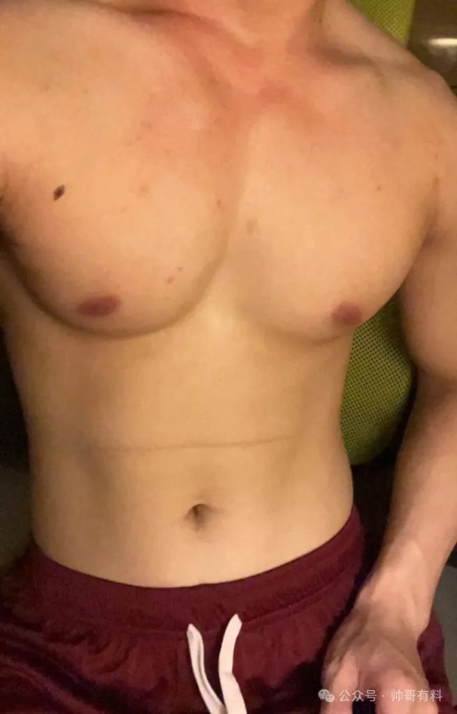 关注了六百多天的大胸帅哥,是时候揭开他的魅力面纱了 关注了六百多天的大胸帅哥,是时候揭开他的魅力面纱了