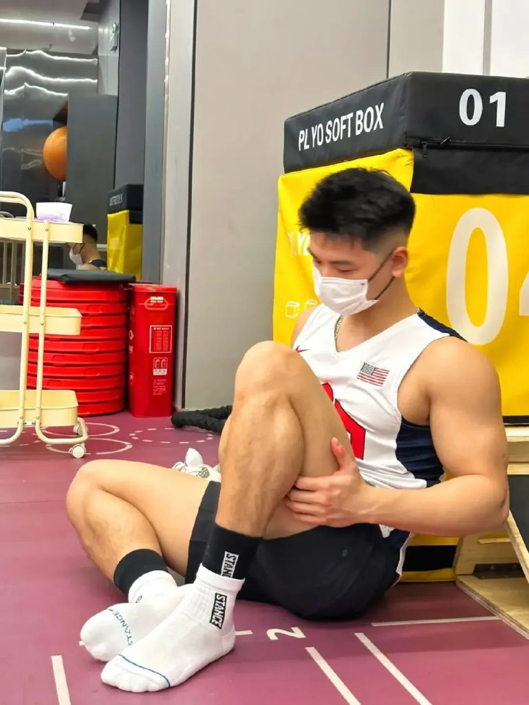 泳裤男照片疯传,实力藏不住了 泳裤男照片疯传,实力藏不住了