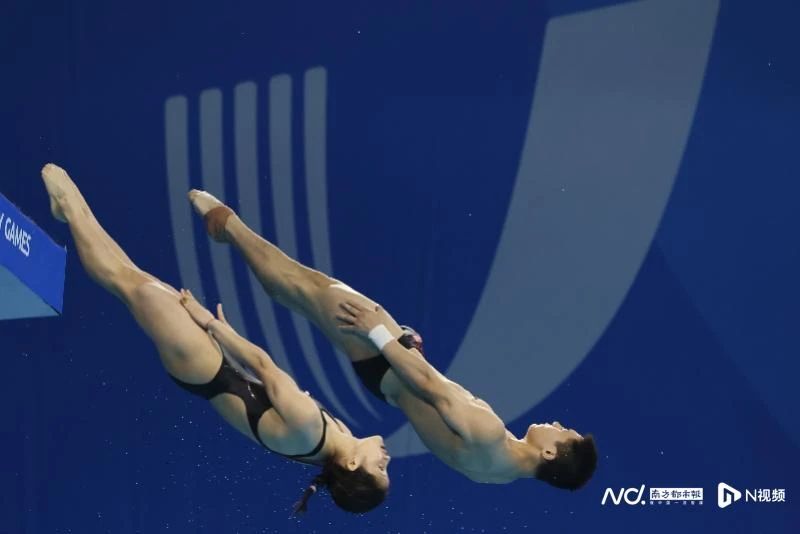 成都体育学院 04 年的跳水弟弟最新图来了！