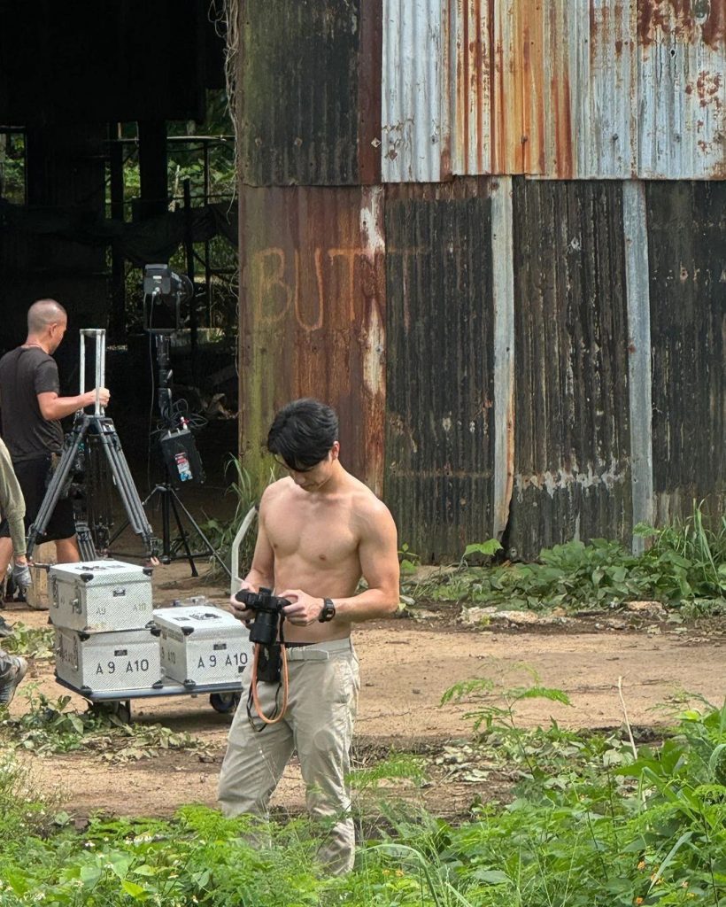 TVB 新晋小生不穿衣服拍戏被赞牺牲太大！网友直呼真的太敢了！