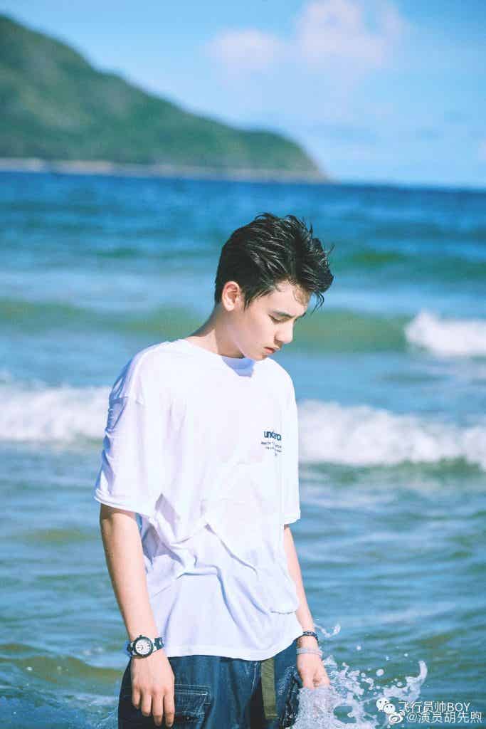 胡先煦新电影脱光光,跪着喊主人,乌尔善真会拍! 胡先煦新电影脱光光,跪着喊主人,乌尔善真会拍!