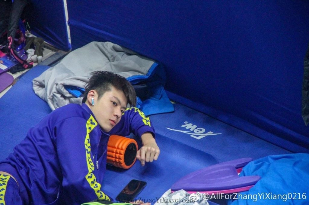 跳水运动员张翼祥居然脱了去拍大片?太长啦超可以! 跳水运动员张翼祥居然脱了去拍大片?太长啦超可以!