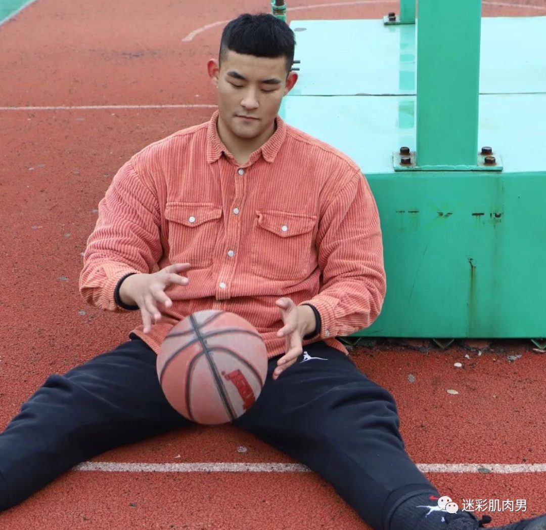 188CM 壮汉老师真魁梧呀！