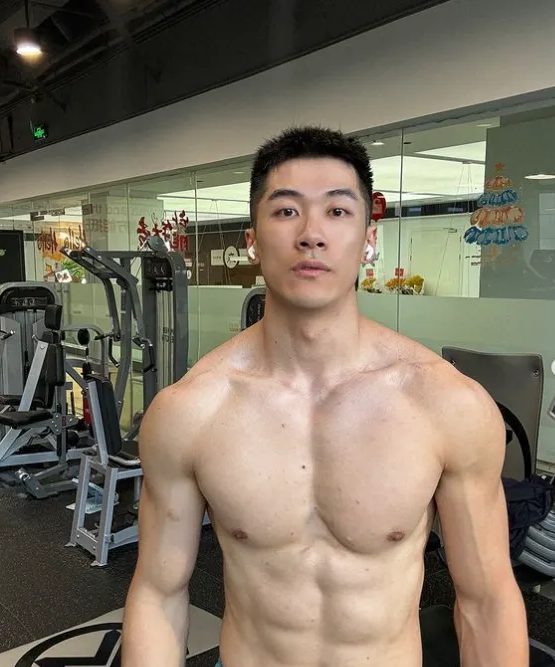18 粗大手臂的柔道体育生小哥