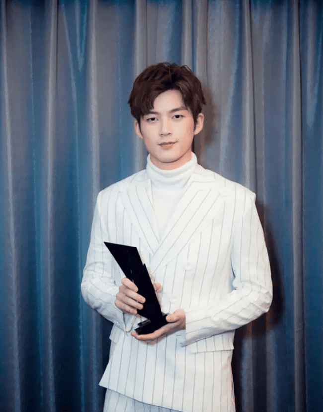  王昶, 杨鸣, 汪顺, 张翼祥, 宁泽涛, 张继科, 董力, 李嗣镕 11 位体坛帅哥颜值大比拼🥇