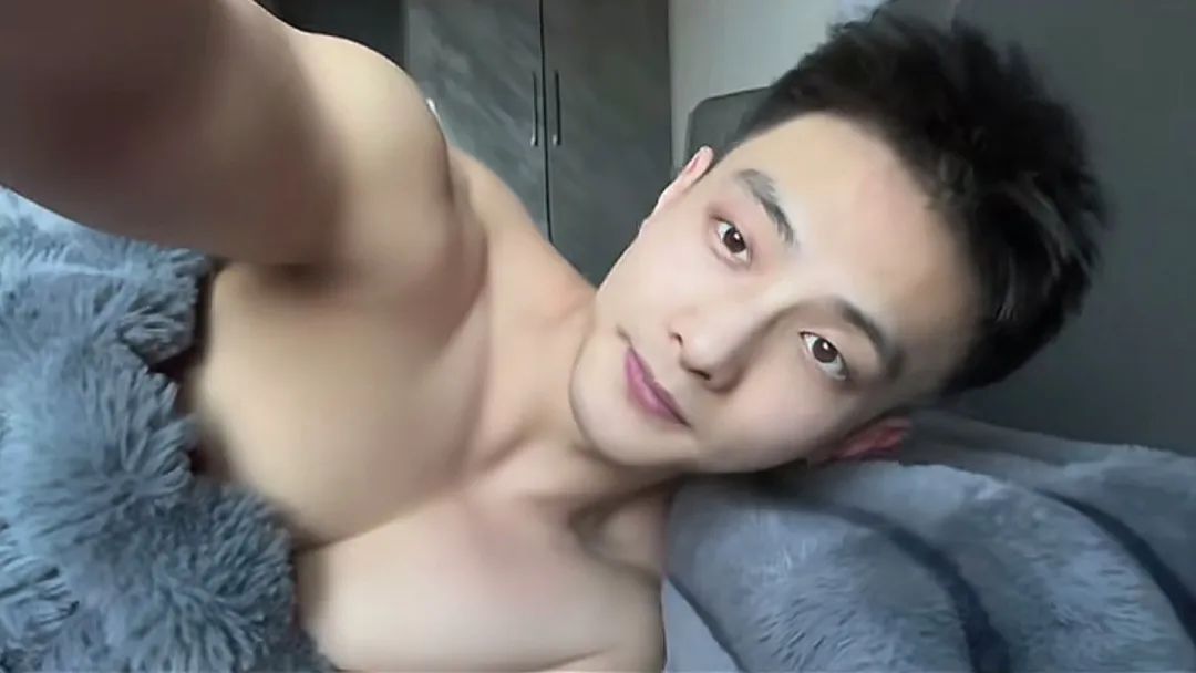 185cm 大尺度小奶狗走红，飙升必吃榜 top3