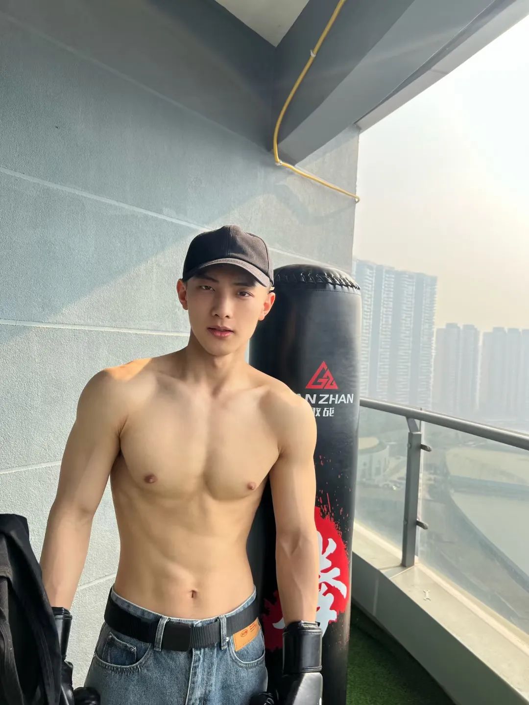 185cm 大尺度小奶狗走红，飙升必吃榜 top3