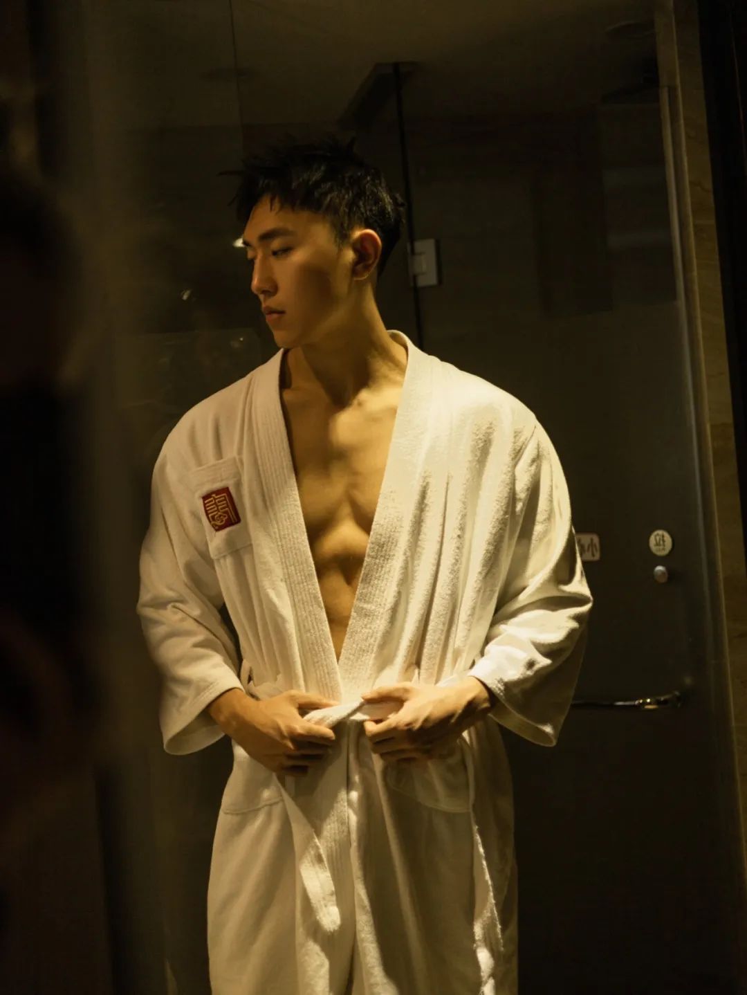 185cm 腹肌篮球大捷豹体育生，热爱酷跑 