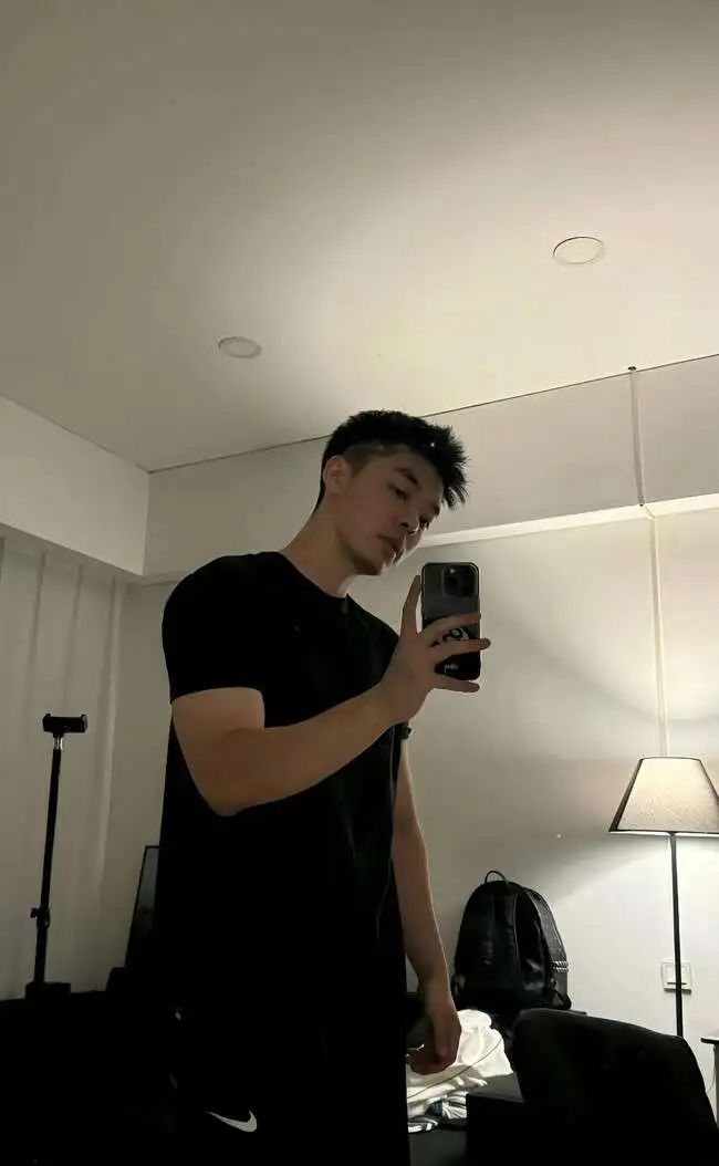 188cm 北方汉子，威猛硬朗，壮硕憨厚！