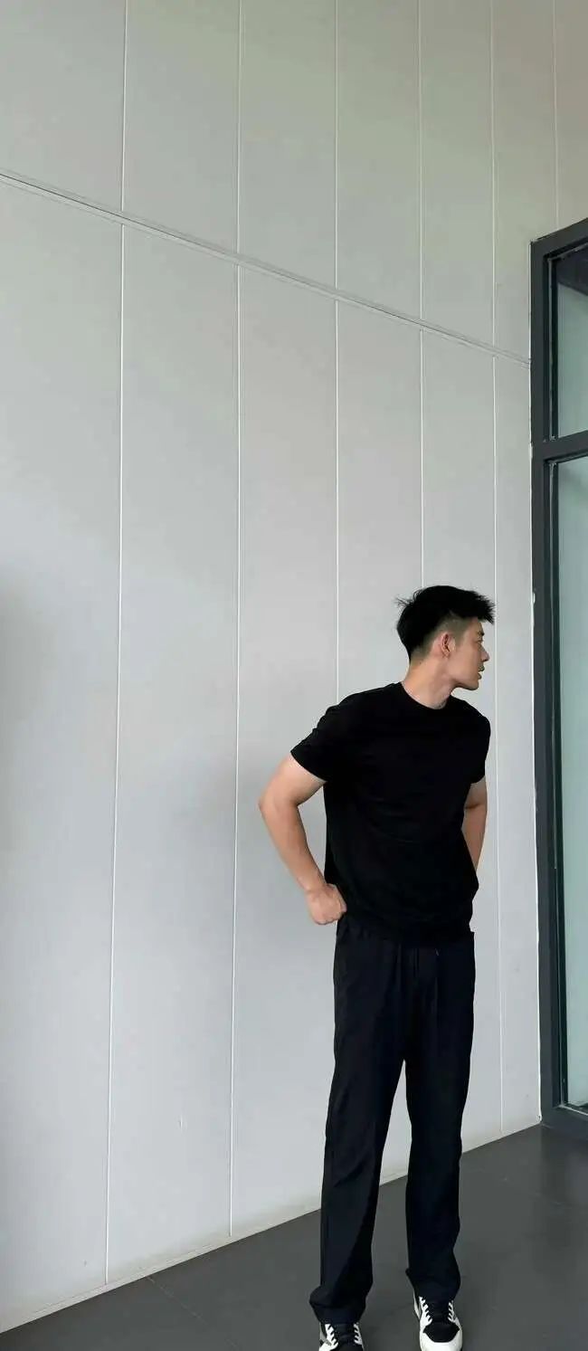 188cm 北方汉子，威猛硬朗，壮硕憨厚！