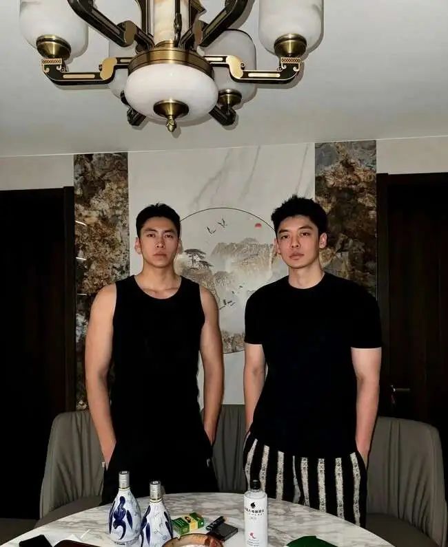 188cm 北方汉子，威猛硬朗，壮硕憨厚！
