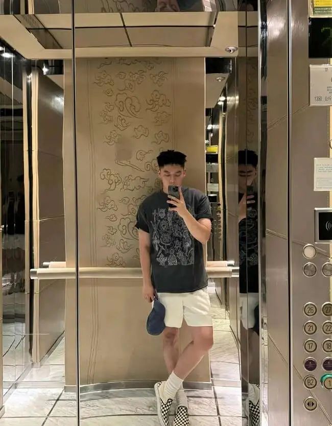 188cm 北方汉子，威猛硬朗，壮硕憨厚！