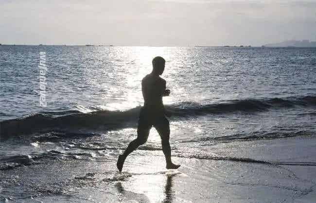 海边冲浪肌肉猛男，大包翘臀湿了很顶