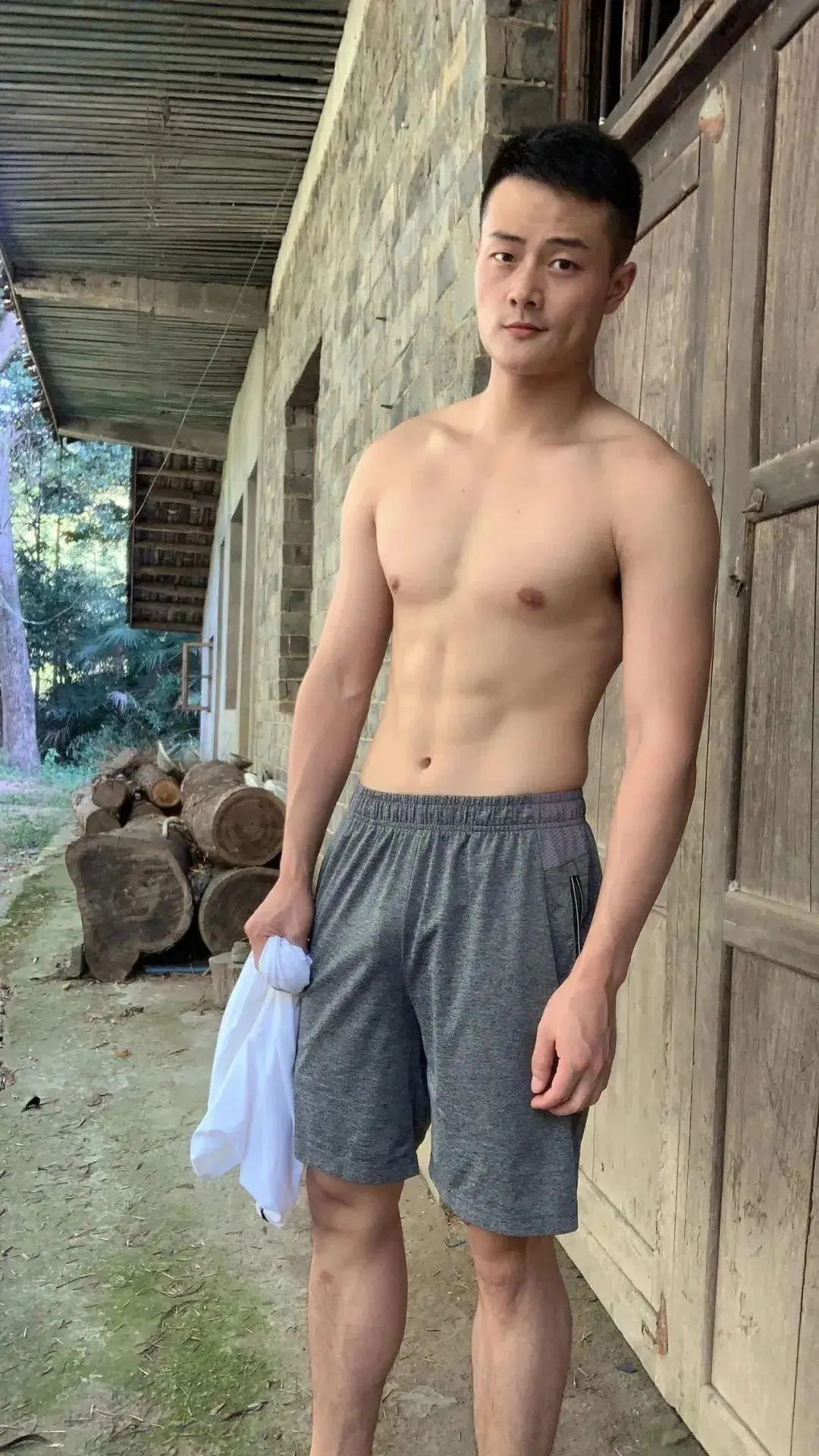 182CM 大汗淋漓的农村硬汉，喊你回家做他媳妇 