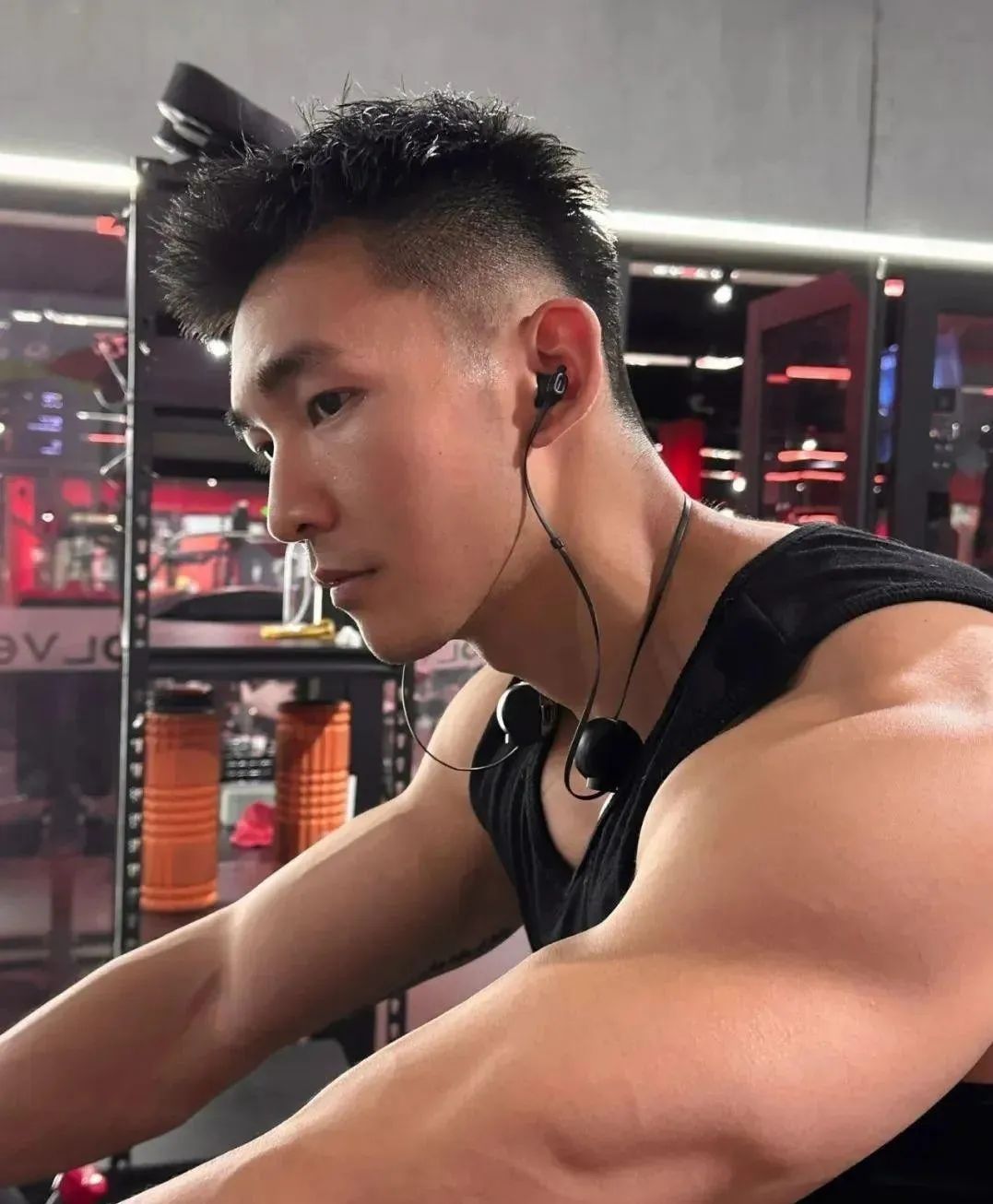 185CM 健身肌肉型男，成都圈圈梦中老公 