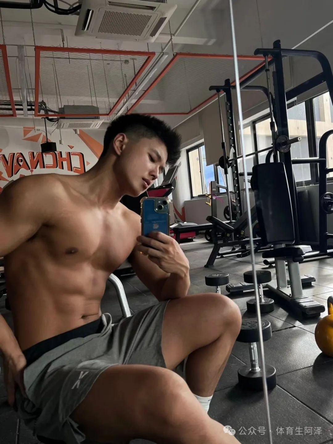 圈内大姐失望离开，黑皮狼狗竟然喜欢男人.....