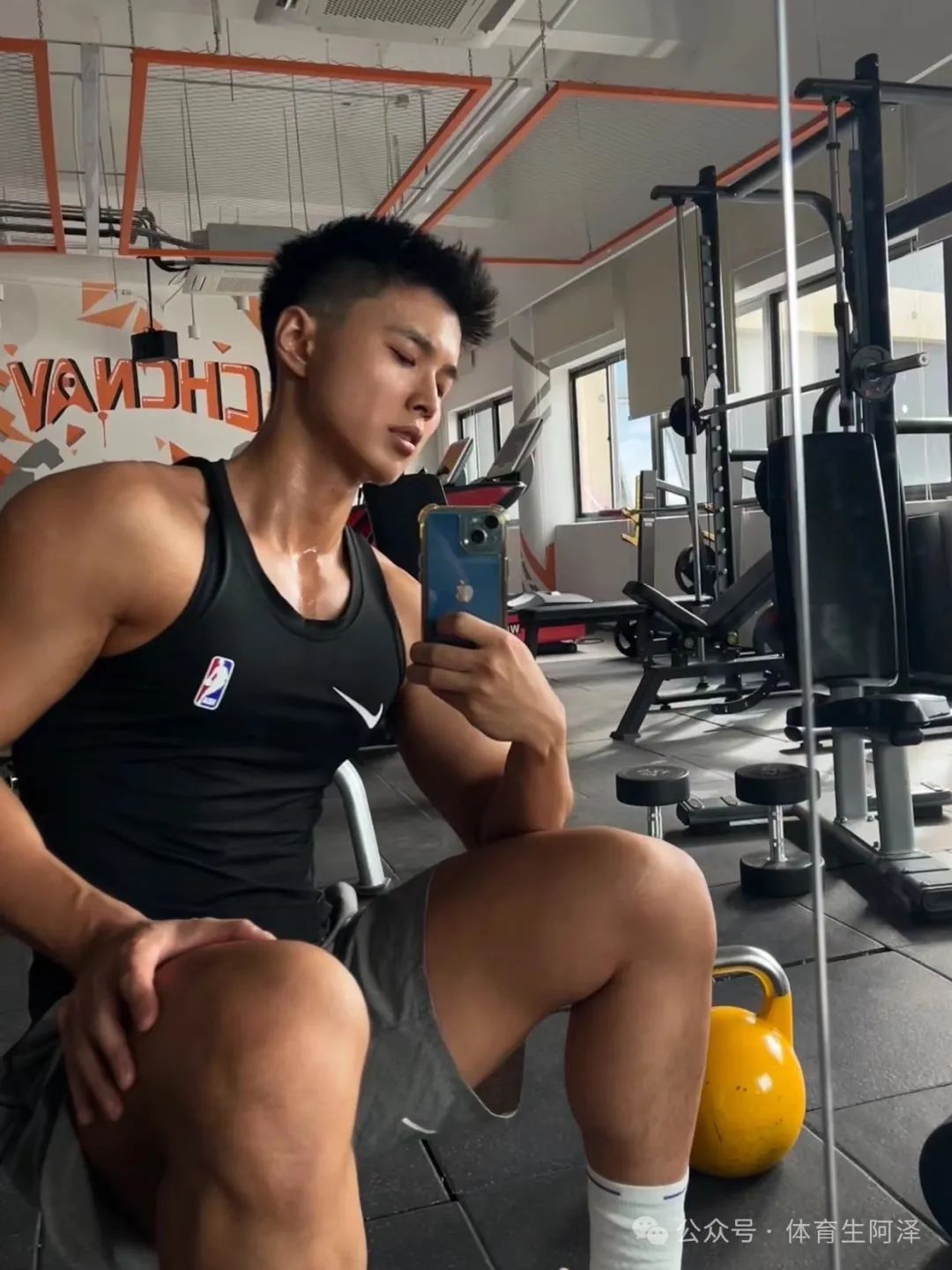 圈内大姐失望离开，黑皮狼狗竟然喜欢男人.....