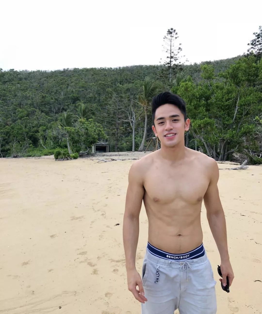 篮球体育生长太帅，长腿初中高中就做男模赚钱了