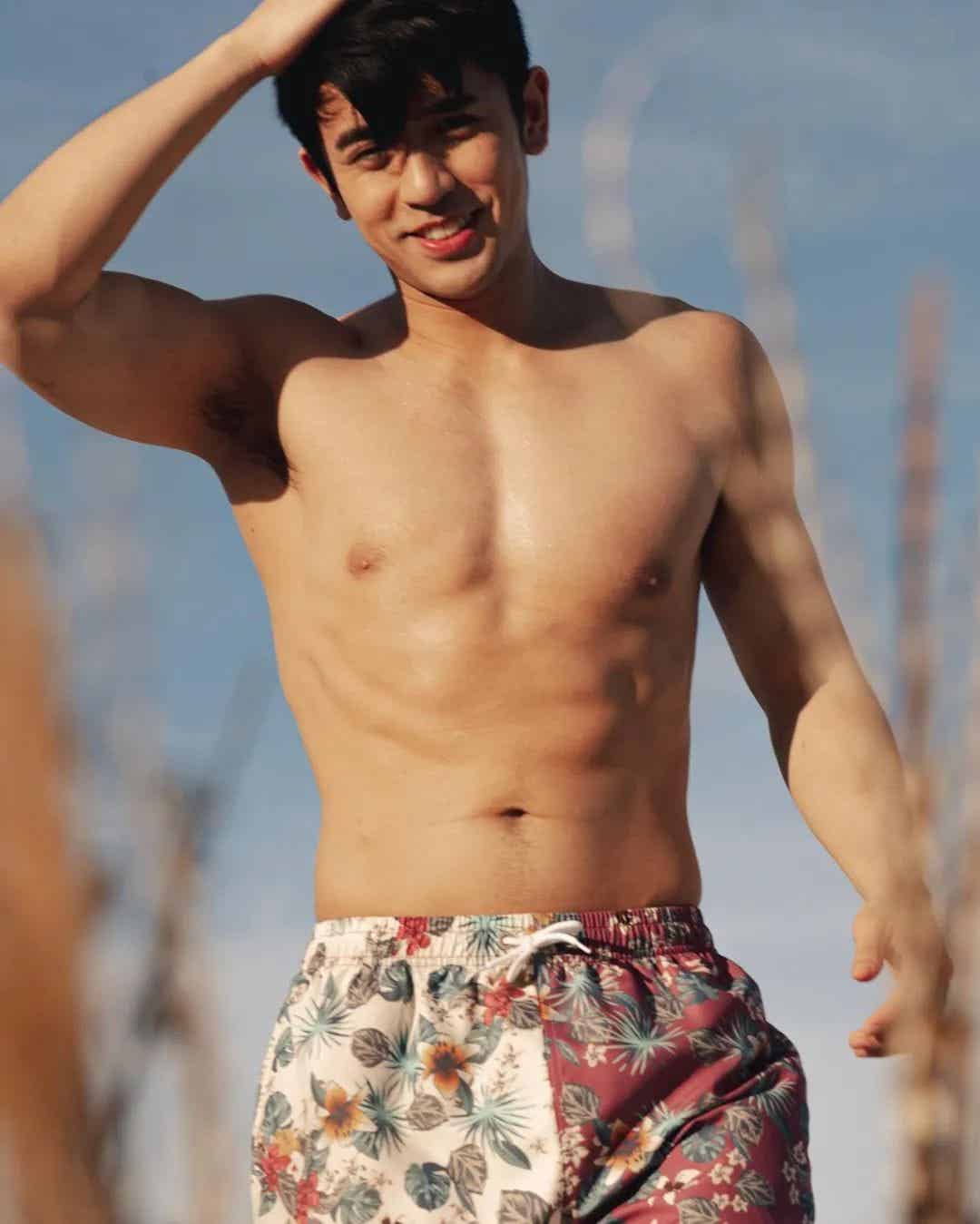 篮球体育生长太帅，长腿初中高中就做男模赚钱了