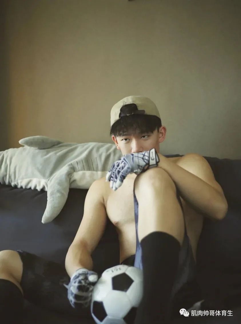 篮球体育生小哥哥，一枚肌肉小狼狗