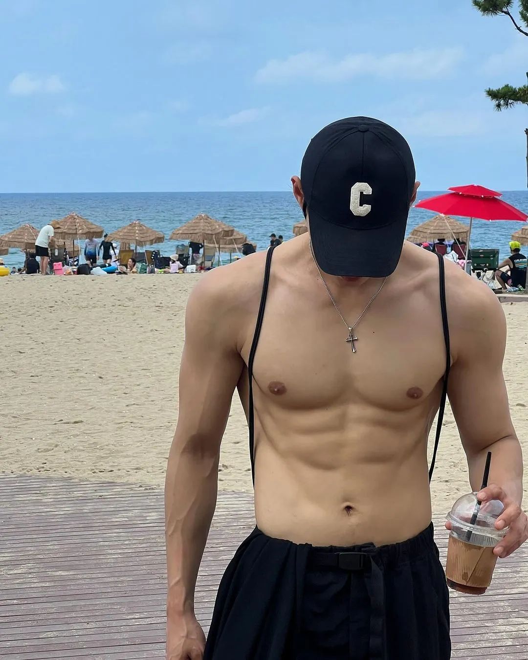 这哥俩感情是真好！腋下管理也要一起做~