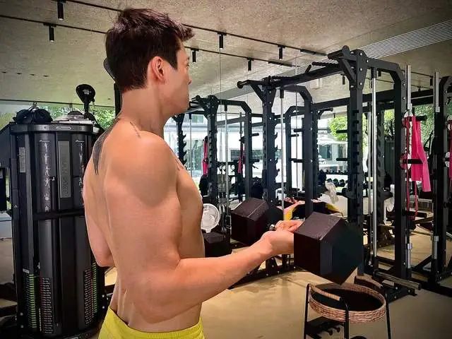 健身才是男明星最好的医美？已坚持十余年的他，更有发言权