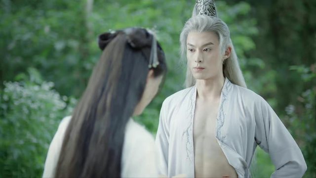 演艺圈当红小生的“婴儿肌”，谁爱？