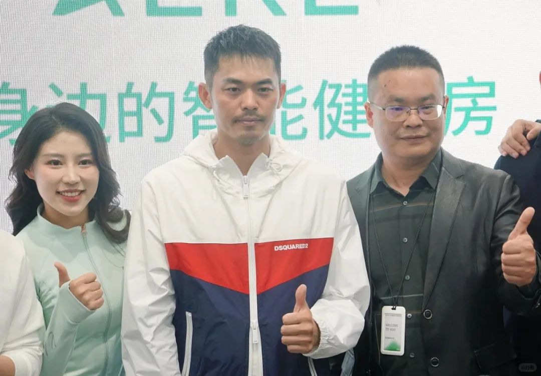  林丹穿白短裤的视频又被翻了出来，网友们忍不住多看了几眼！