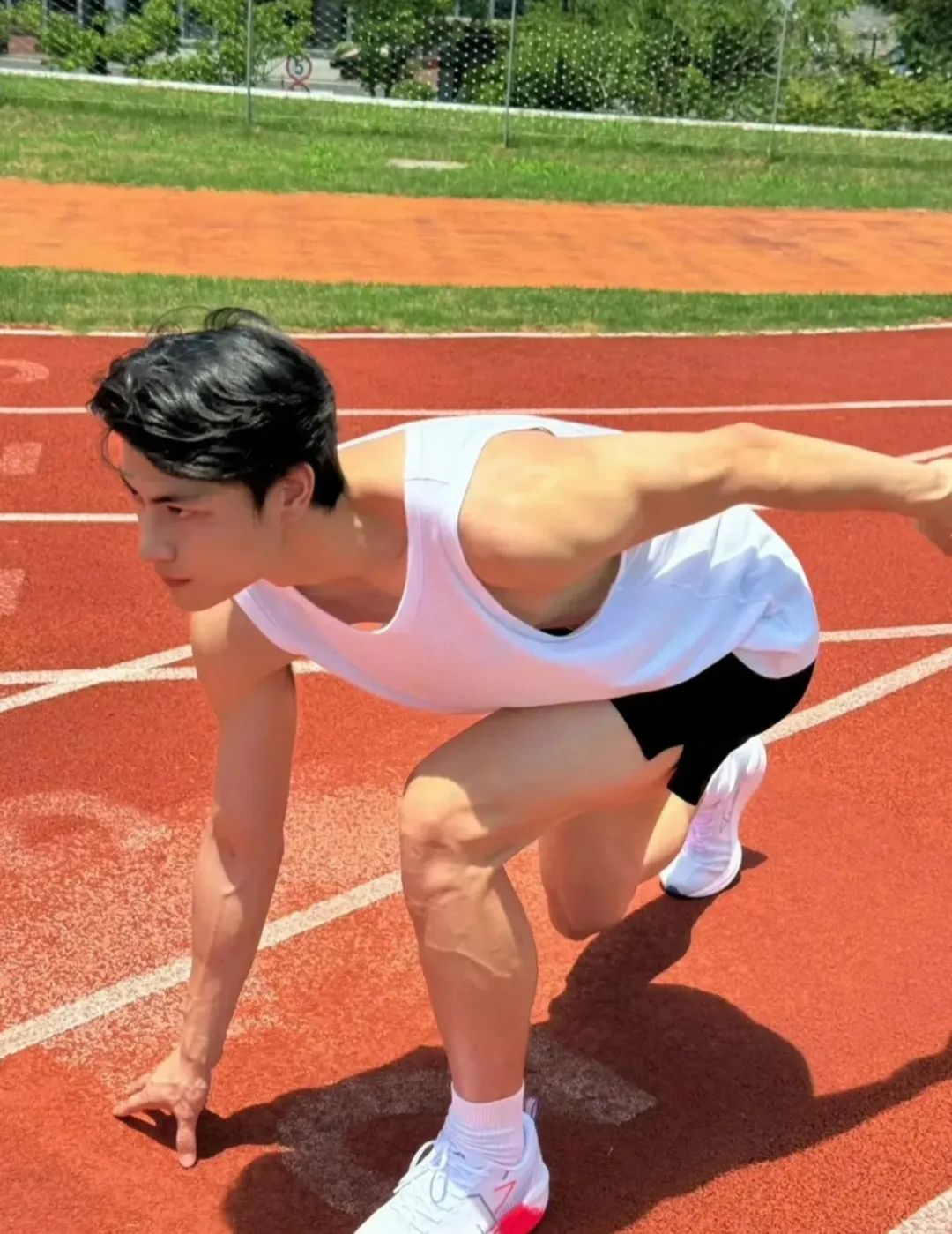 182cm 田径体育生，操场上最靓的仔 