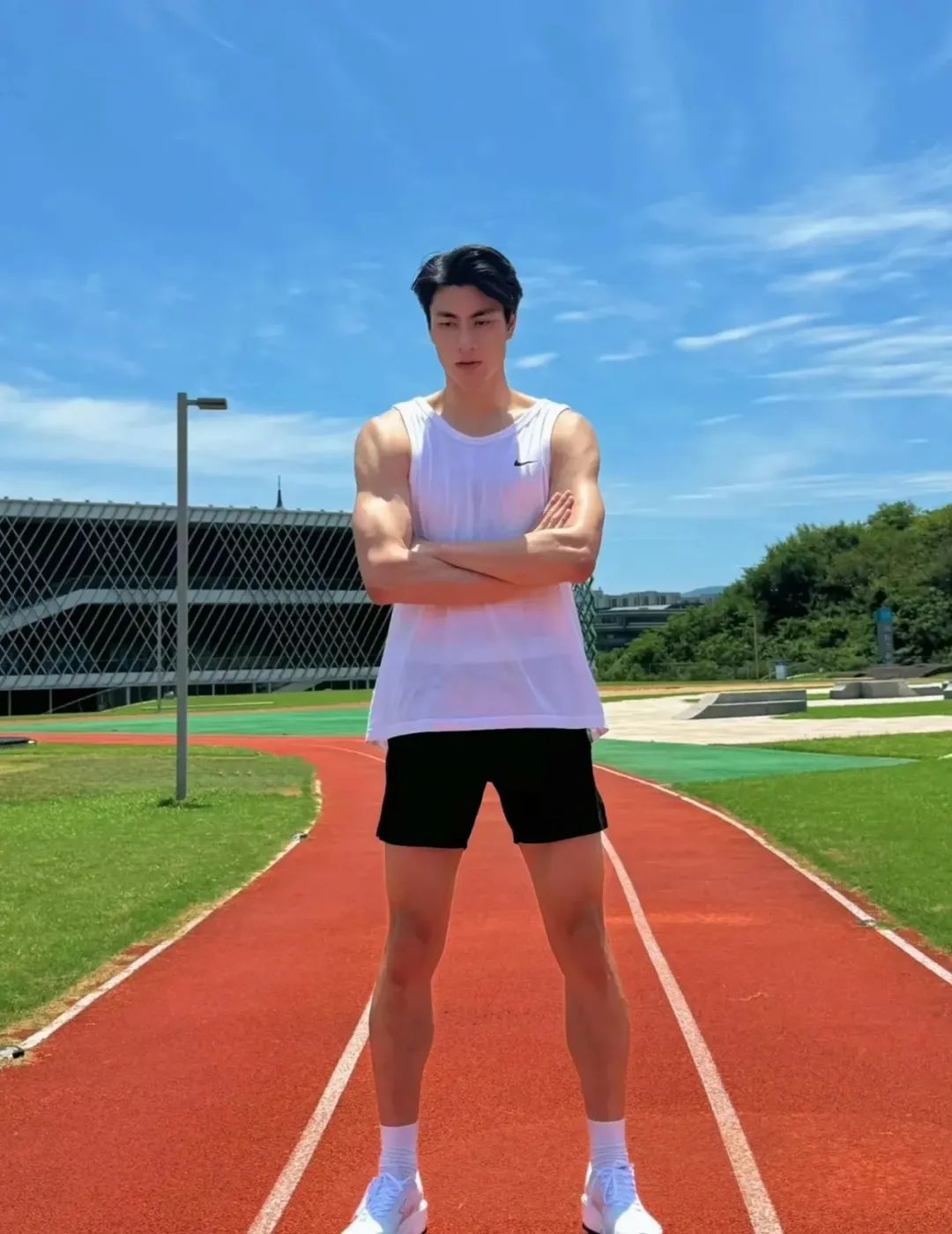 182cm 田径体育生，操场上最靓的仔 