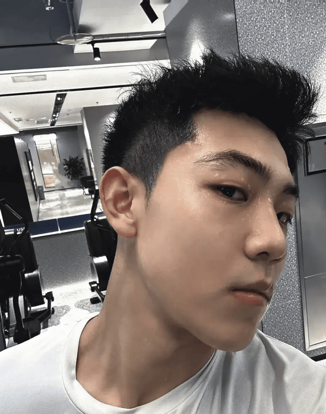23 退伍兵哥哥，上海街头人见人爱 