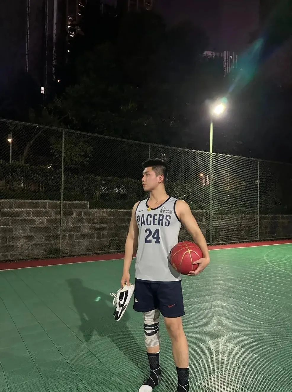 182cm 的超壮肌肉男身材炸了，打篮球更帅！