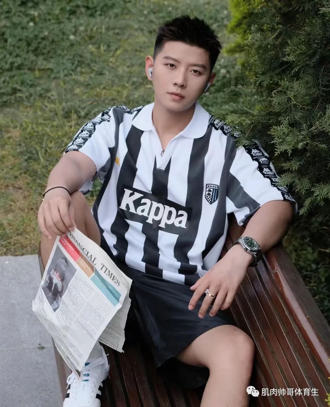 和小哥哥出去玩吗？美是真的美，晒是真的晒