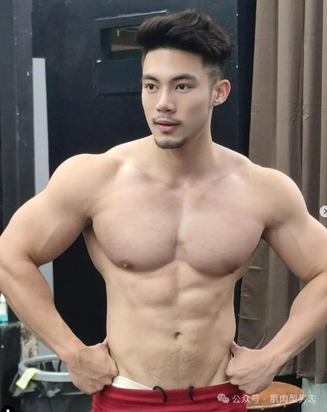  成都特斯拉 179cm 小哥哥，颜值与实力的碰撞，你顶得住？