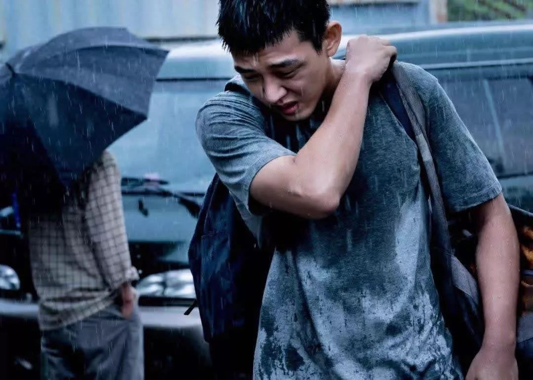 长这么帅的刘亚仁也好这口？！30 岁男子指控睡着被他性侵
