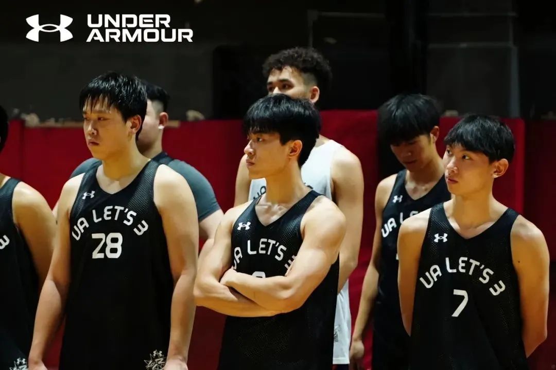 篮球体育生走红，运动少年感十足