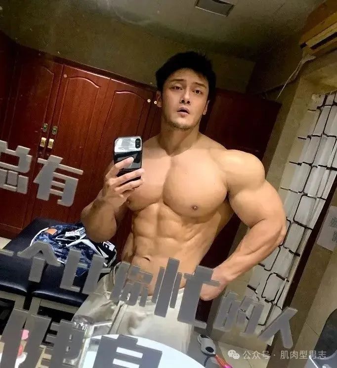 直男教练张佳尔的瓜都吃了吗？全见版写真已疯传....
