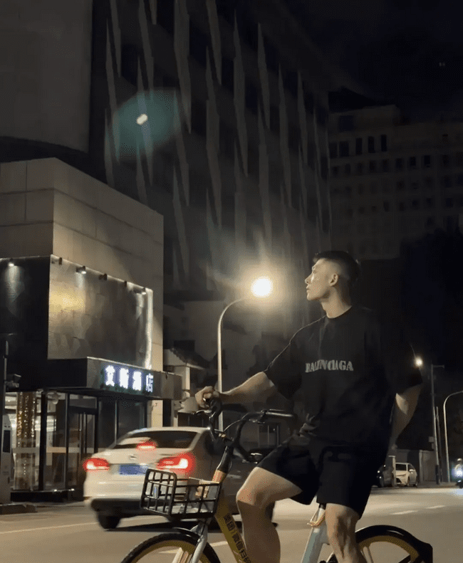 182cm 东北寸头爷们，想被他调教吗？